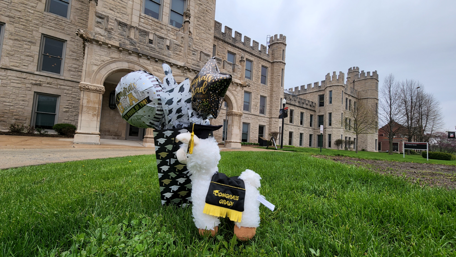Graduation – NIU Altgeld – rs2